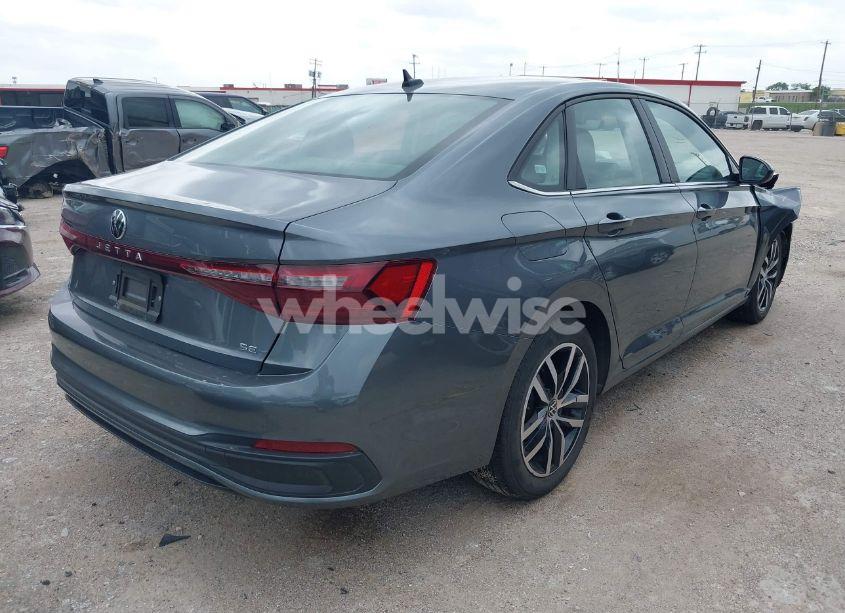 Photo 4 of 2025 Volkswagen Jetta 1.5T SE (VIN 3VW7X7BU8SM007617)