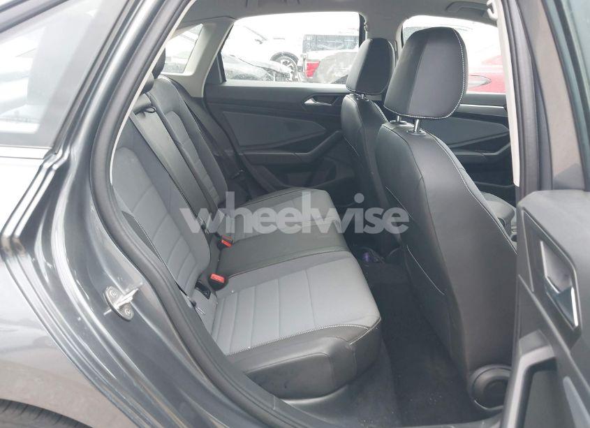 Photo 8 of 2025 Volkswagen Jetta 1.5T SE (VIN 3VW7X7BU8SM007617)