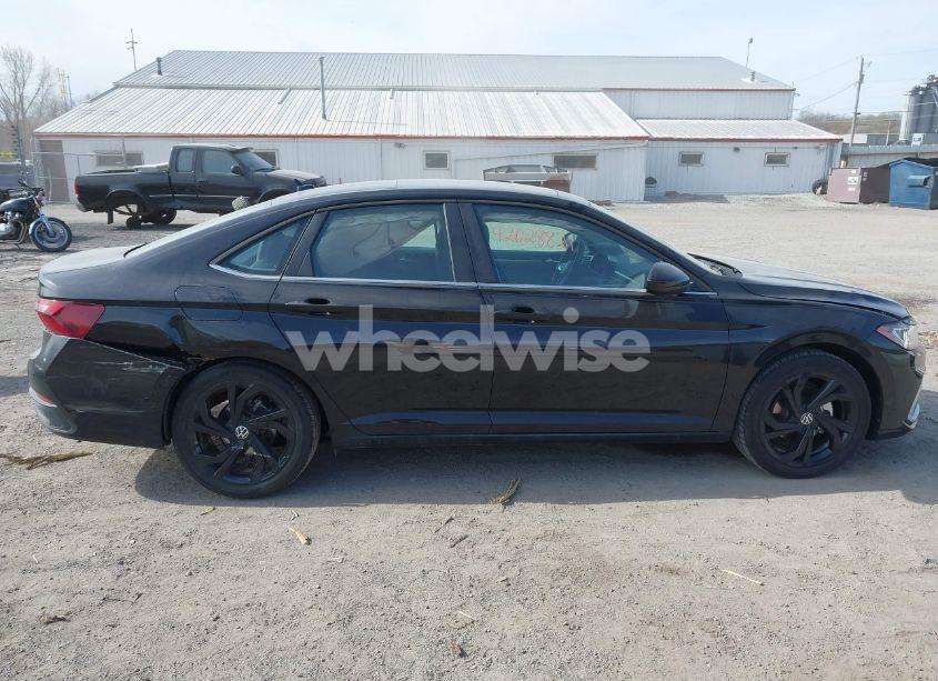 Photo 13 of 2025 Volkswagen Jetta 1.5T SE (VIN 3VW7X7BU8SM009495)