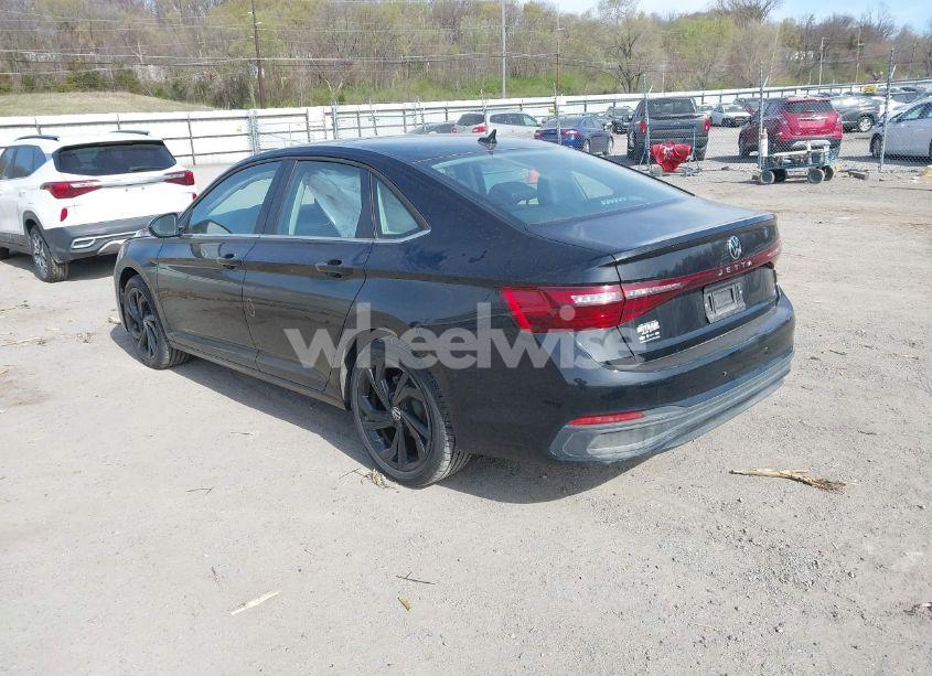 Photo 3 of 2025 Volkswagen Jetta 1.5T SE (VIN 3VW7X7BU8SM009495)