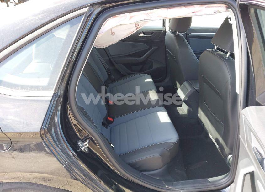 Photo 8 of 2025 Volkswagen Jetta 1.5T SE (VIN 3VW7X7BU8SM009495)