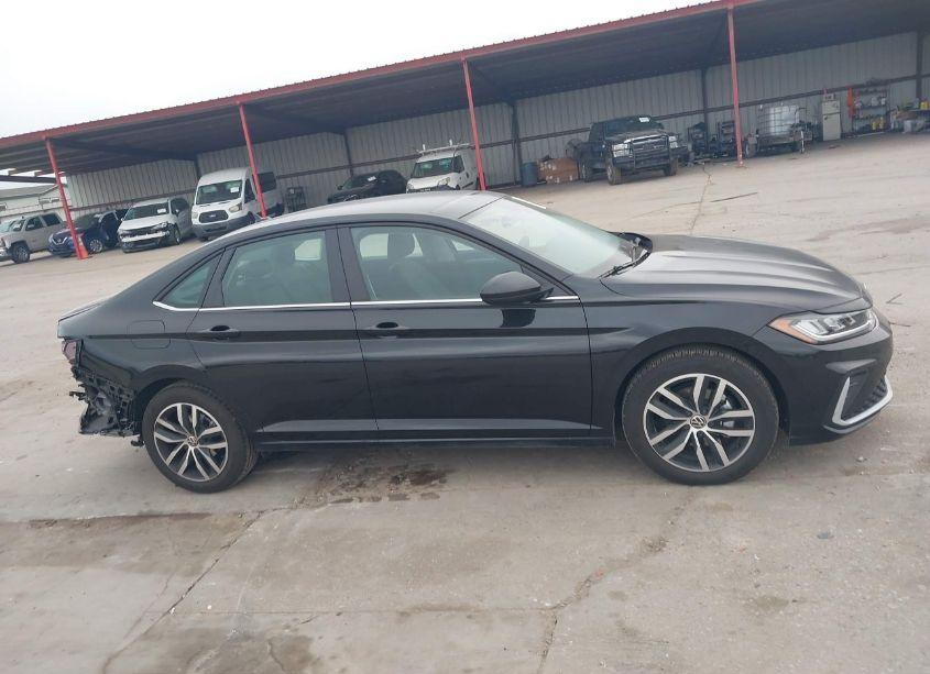 Photo 14 of 2025 Volkswagen Jetta 1.5T SE (VIN 3VW7X7BU9SM006590)