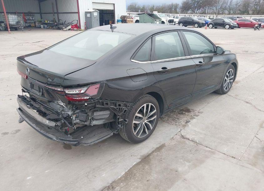 Photo 4 of 2025 Volkswagen Jetta 1.5T SE (VIN 3VW7X7BU9SM006590)