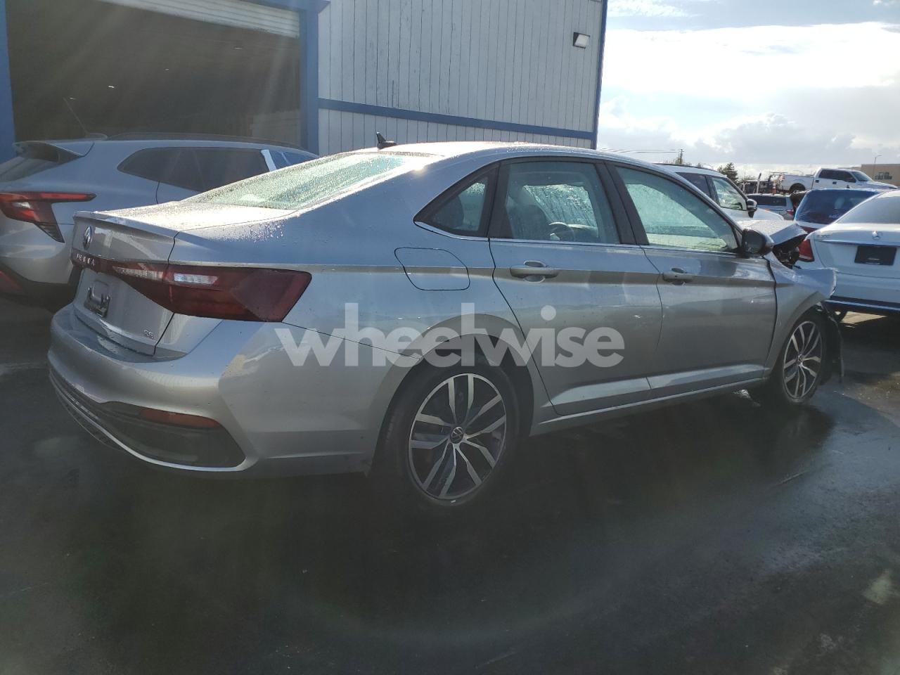 Photo 3 of 2025 VOLKSWAGEN JETTA SE (VIN 3VW7X7BU9SM031232)