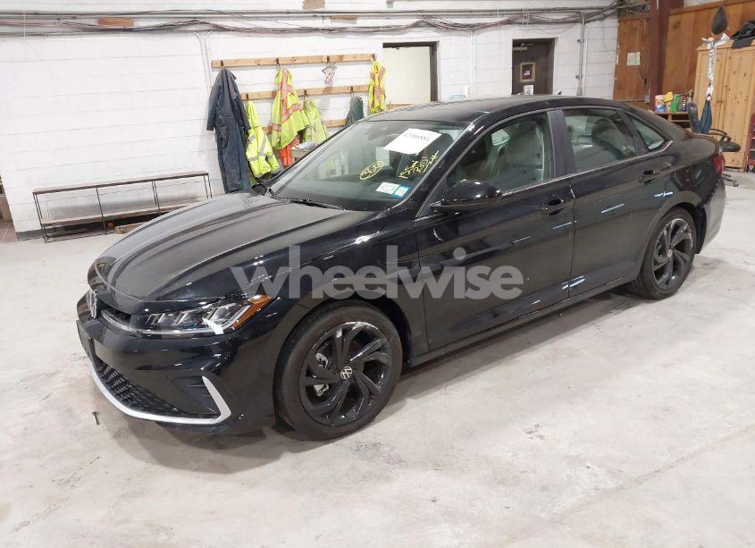 Photo 2 of 2025 Volkswagen Jetta 1.5T SE (VIN 3VW7X7BUXSM002760)