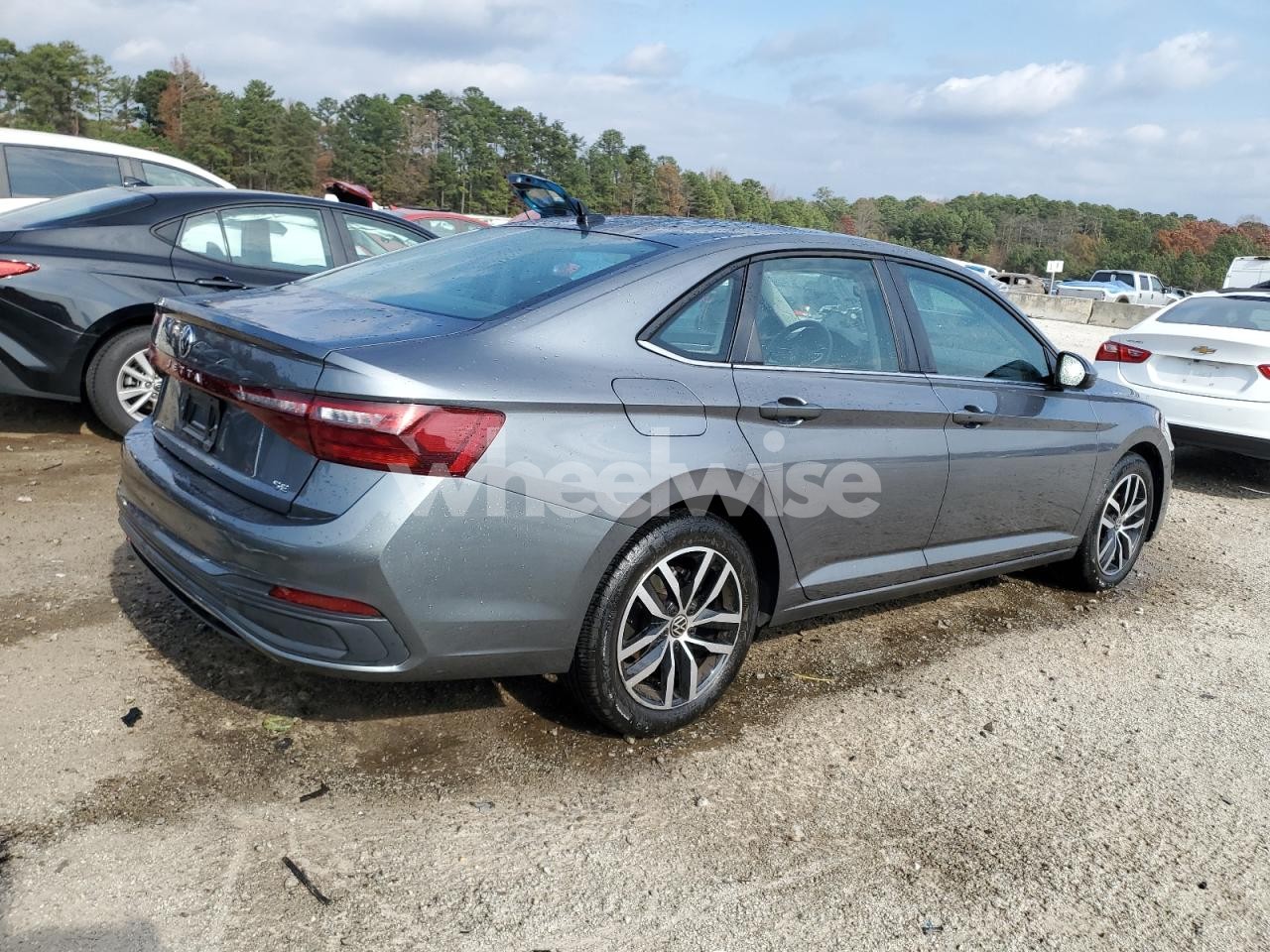 Photo 3 of 2025 VOLKSWAGEN JETTA SE (VIN 3VW7X7BUXSM015282)