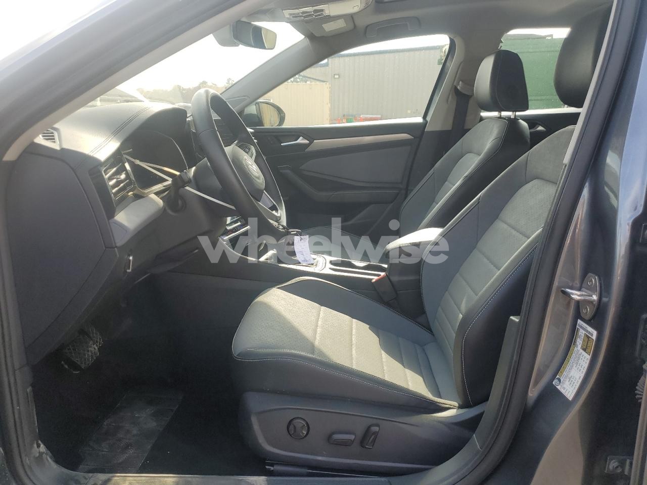 Photo 7 of 2025 VOLKSWAGEN JETTA SE (VIN 3VW7X7BUXSM015282)