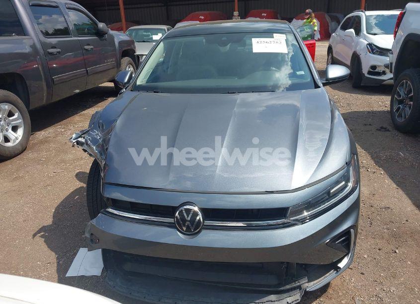 Photo 11 of 2025 Volkswagen Jetta 1.5T SE (VIN 3VW7X7BUXSM017727)