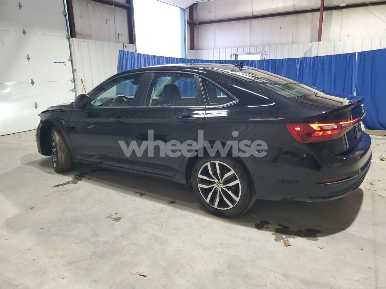 Photo 2 of 2025 VOLKSWAGEN JETTA SE (VIN 3VW7X7BUXSM092945)