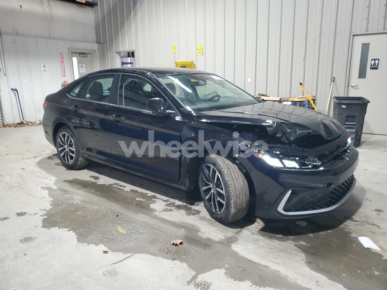 Photo 4 of 2025 VOLKSWAGEN JETTA SE (VIN 3VW7X7BUXSM092945)