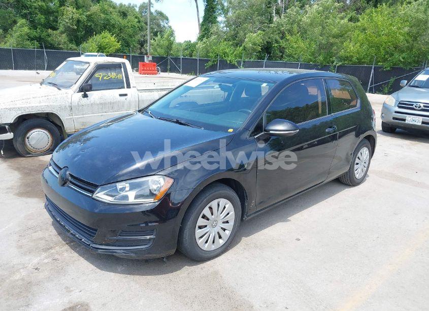 Photo 2 of 2015 Volkswagen Golf LAUNCH EDITION 2-DOOR (VIN 3VW817AU2FM018190)