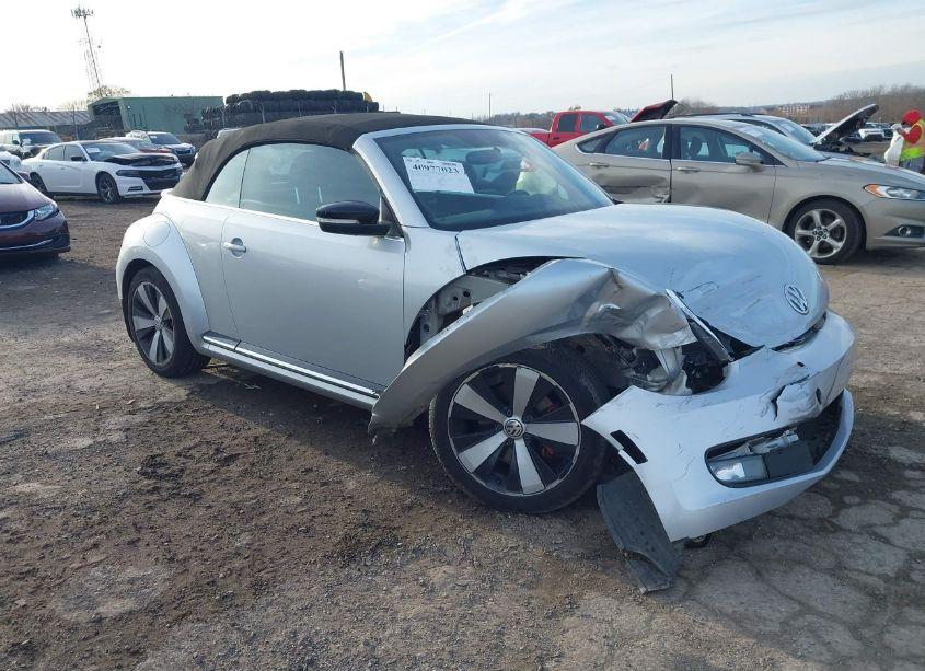 2013 Volkswagen Beetle 2.0T (VIN 3VW8A7AT5DM802612) main photo