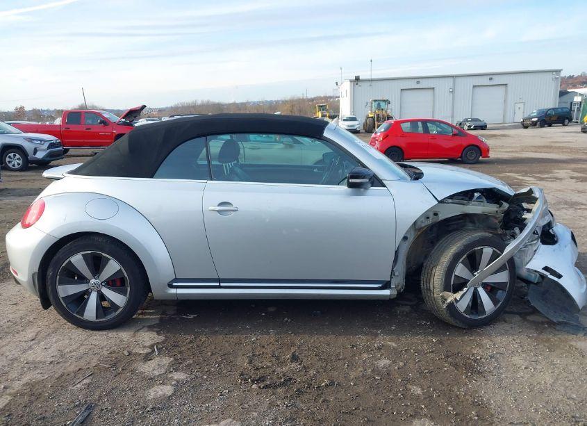 Photo 12 of 2013 Volkswagen Beetle 2.0T (VIN 3VW8A7AT5DM802612)