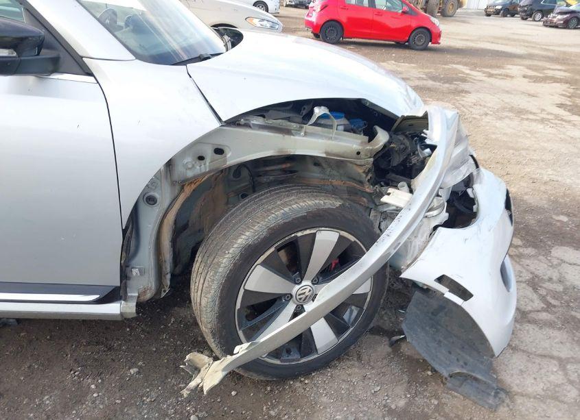 Photo 6 of 2013 Volkswagen Beetle 2.0T (VIN 3VW8A7AT5DM802612)