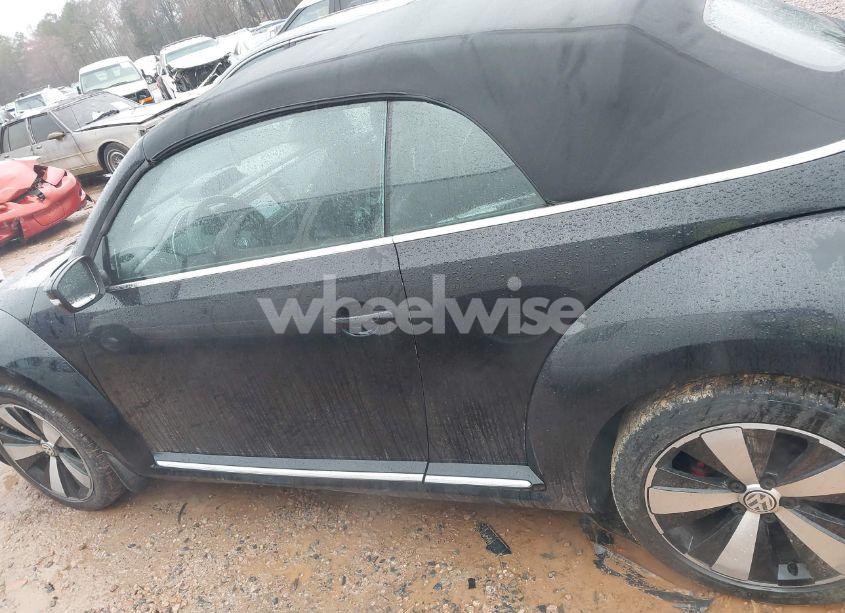 Photo 14 of 2013 Volkswagen Beetle 2.0T (VIN 3VW8T7AT4DM819637)