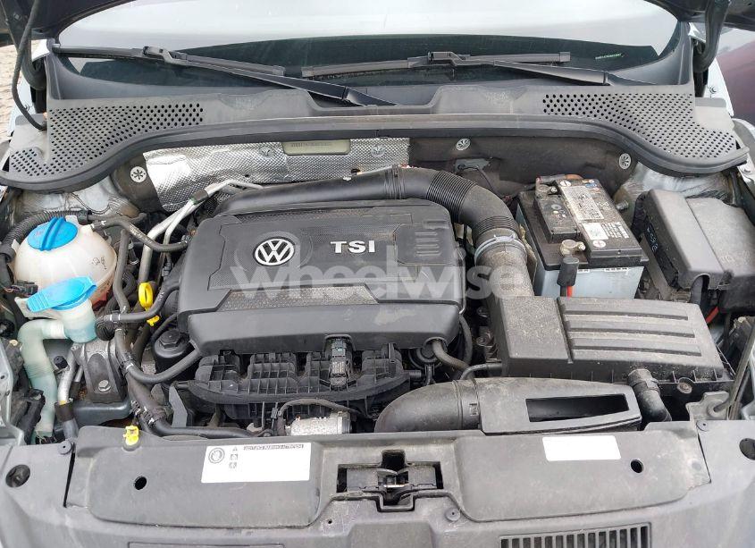 Photo 10 of 2013 Volkswagen Beetle 2.0T (VIN 3VW8T7AT8DM832682)