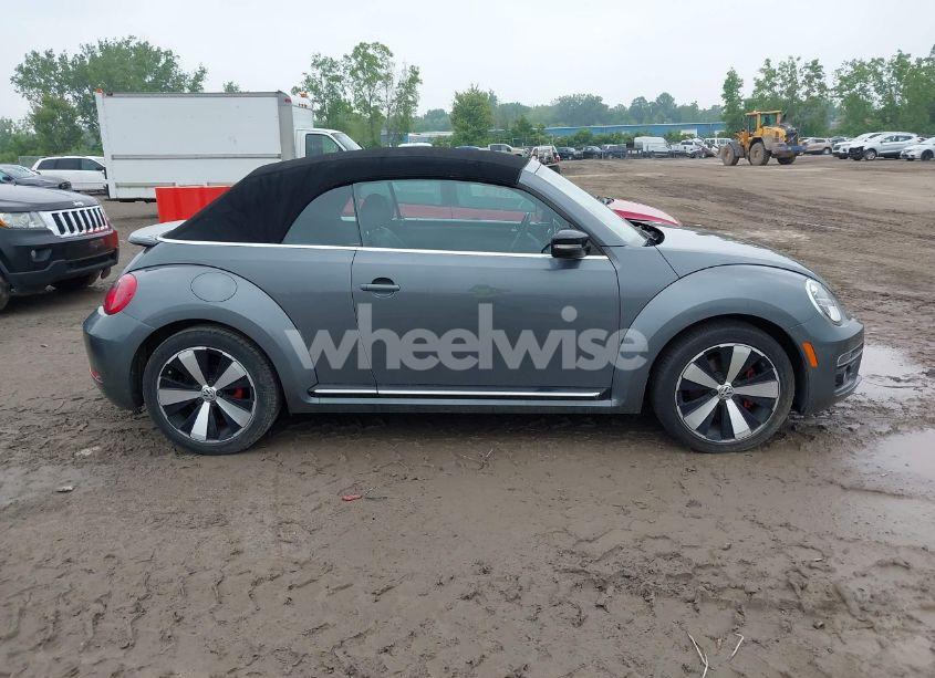 Photo 13 of 2013 Volkswagen Beetle 2.0T (VIN 3VW8T7AT8DM832682)