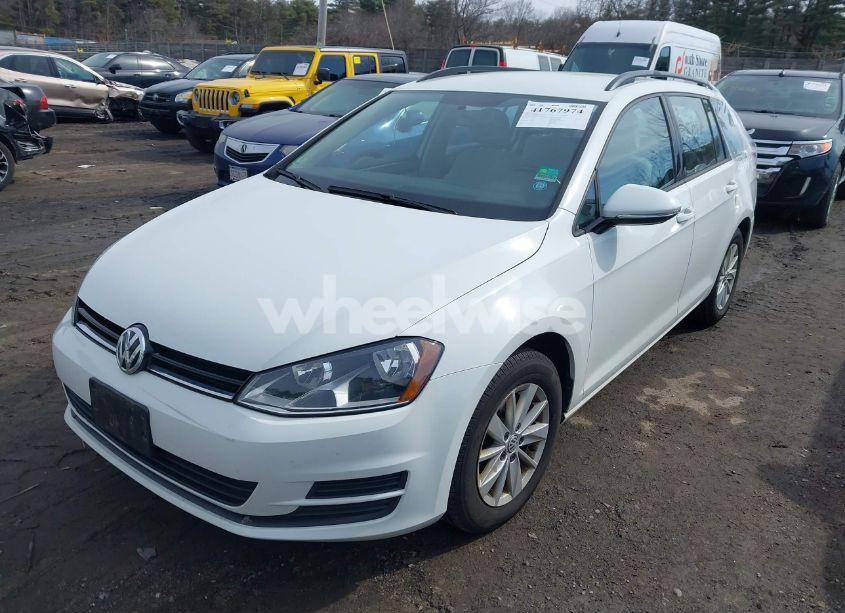 Photo 2 of 2017 Volkswagen Golf SPORTWAGEN TSI S (VIN 3VWA17AUXHM500846)