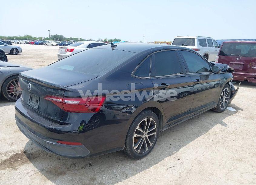 Photo 4 of 2024 Volkswagen Jetta 1.5T SPORT (VIN 3VWAM7BU3RM018730)