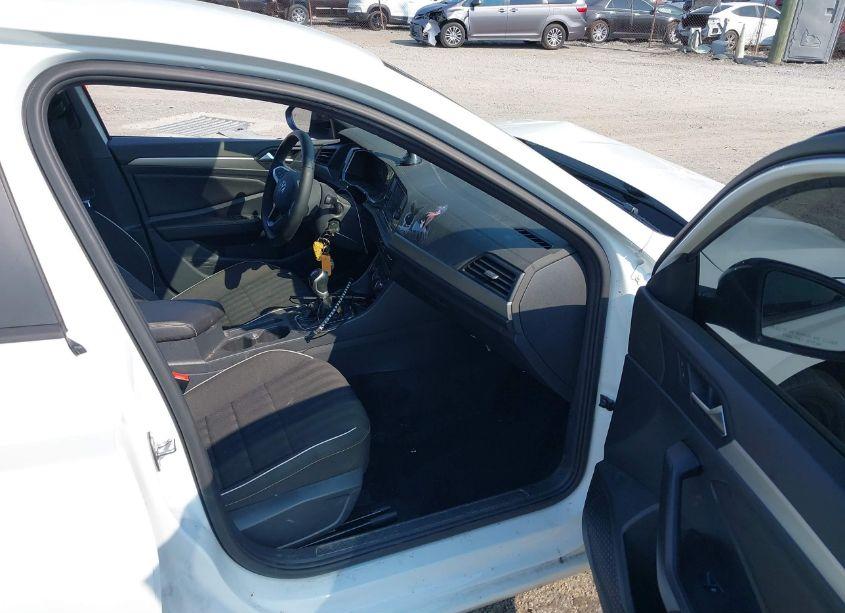 Photo 5 of 2024 Volkswagen Jetta 1.5T SPORT (VIN 3VWAM7BU8RM044143)