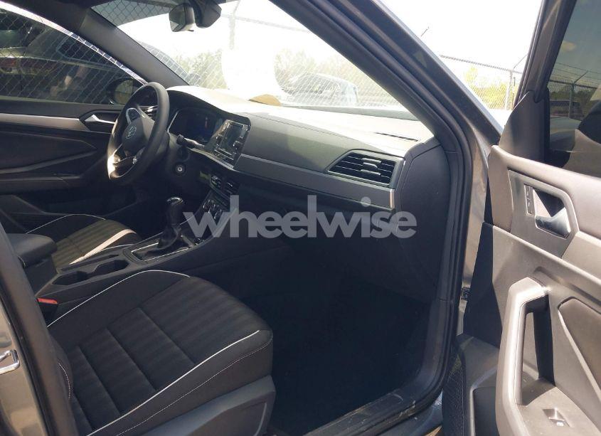 Photo 5 of 2023 Volkswagen Jetta 1.5T SPORT (VIN 3VWAM7BUXPM017233)