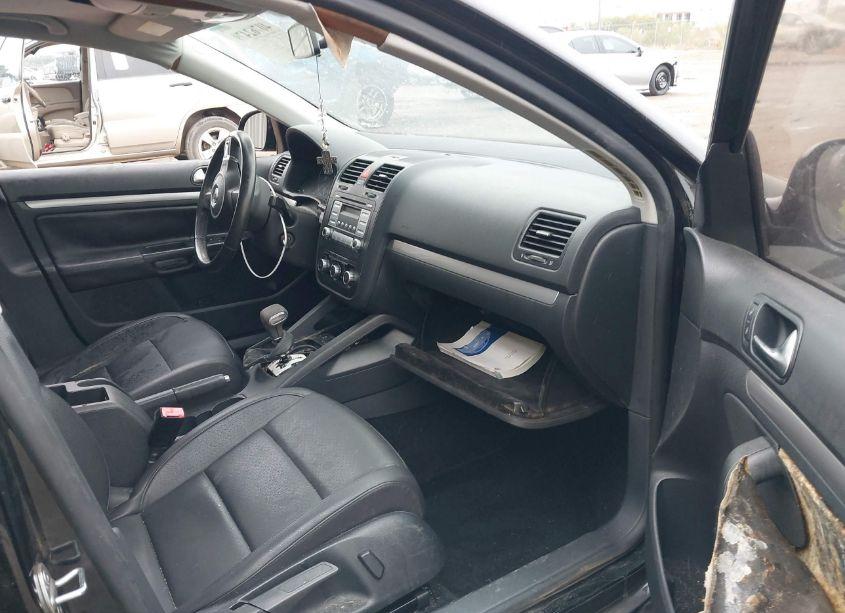 Photo 5 of 2010 Volkswagen Jetta LIMITED EDITION (VIN 3VWAX7AJ4AM109959)