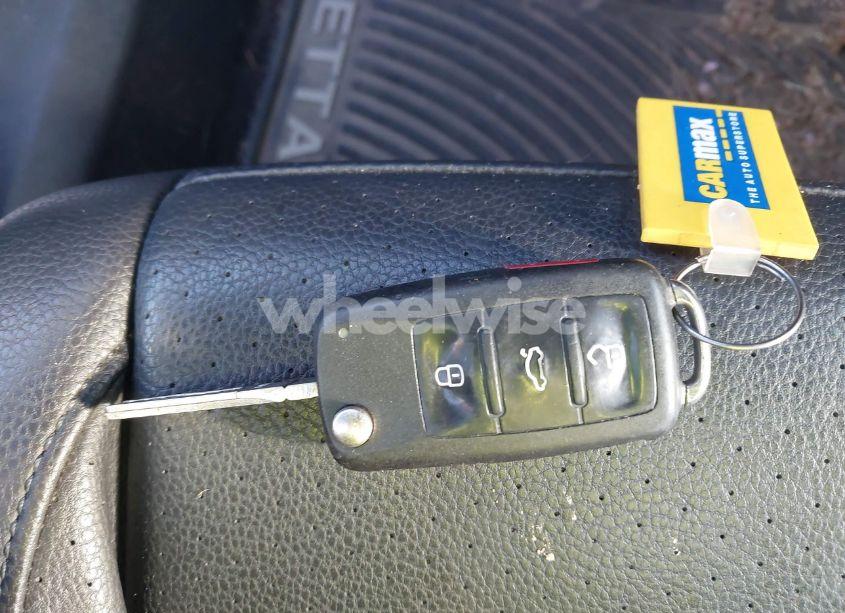 Photo 11 of 2010 Volkswagen Jetta LIMITED EDITION (VIN 3VWAZ7AJ3AM128450)