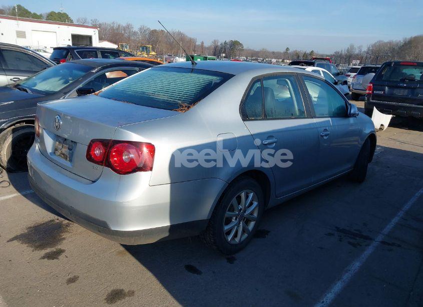 Photo 4 of 2010 Volkswagen Jetta LIMITED EDITION (VIN 3VWAZ7AJ3AM128450)