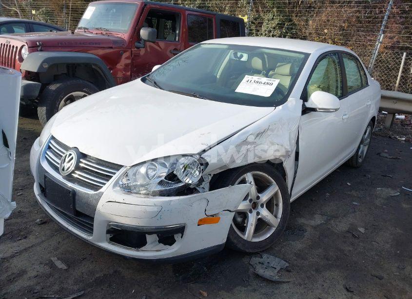 Photo 2 of 2010 Volkswagen Jetta LIMITED EDITION (VIN 3VWAZ7AJ5AM096696)