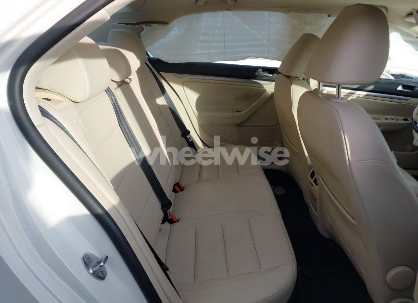 Photo 8 of 2010 Volkswagen Jetta LIMITED EDITION (VIN 3VWAZ7AJ5AM096696)