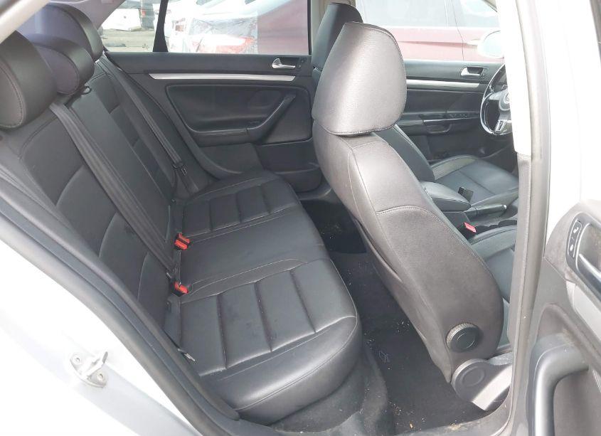 Photo 8 of 2010 Volkswagen Jetta LIMITED EDITION (VIN 3VWAZ7AJ5AM117806)