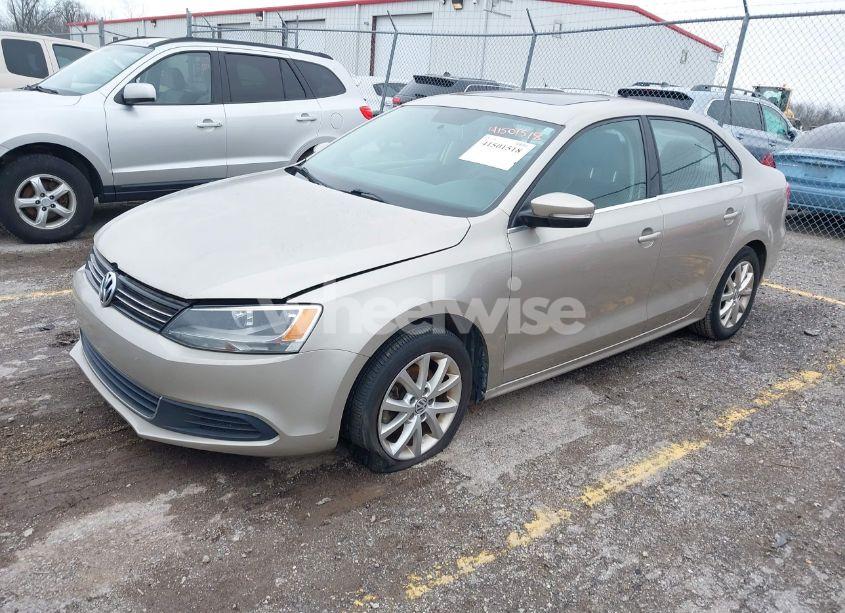 Photo 2 of 2014 Volkswagen Jetta 1.8T SE (VIN 3VWB07AJ3EM204625)