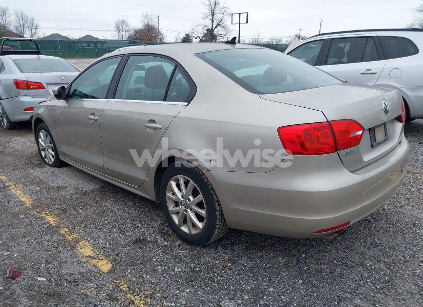 Photo 3 of 2014 Volkswagen Jetta 1.8T SE (VIN 3VWB07AJ3EM204625)