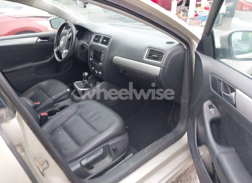 Photo 5 of 2014 Volkswagen Jetta 1.8T SE (VIN 3VWB07AJ3EM204625)