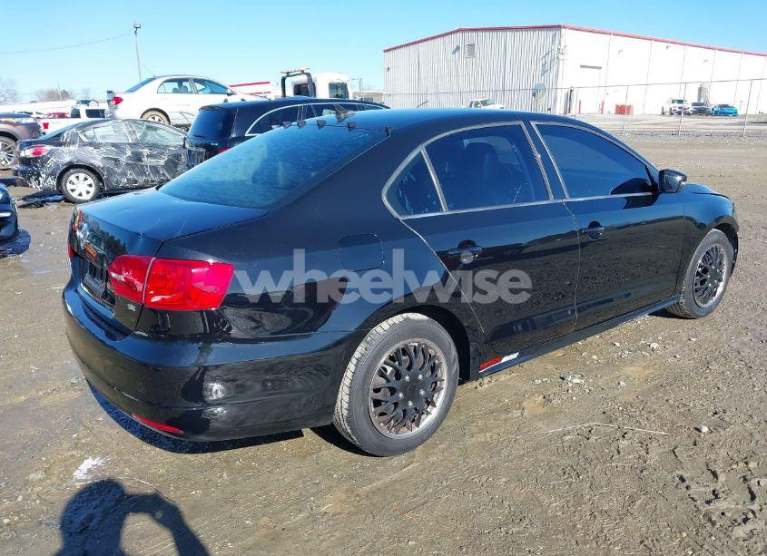 Photo 4 of 2014 Volkswagen Jetta 1.8T SE (VIN 3VWB07AJ4EM332601)