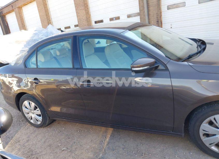 Photo 13 of 2014 Volkswagen Jetta 1.8T SE (VIN 3VWB07AJ4EM422881)