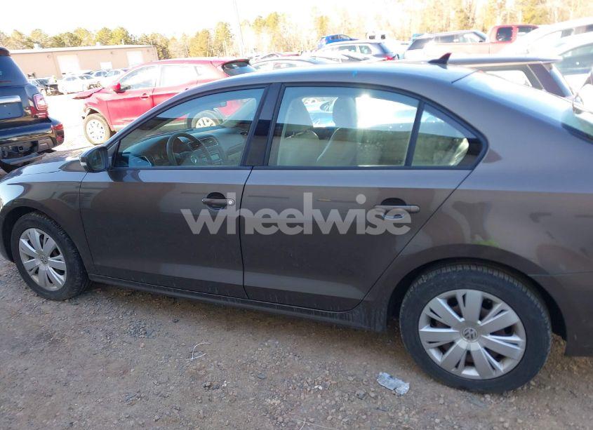 Photo 14 of 2014 Volkswagen Jetta 1.8T SE (VIN 3VWB07AJ4EM422881)