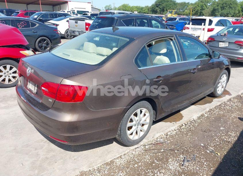 Photo 4 of 2014 Volkswagen Jetta 1.8T SE (VIN 3VWB17AJ1EM205995)