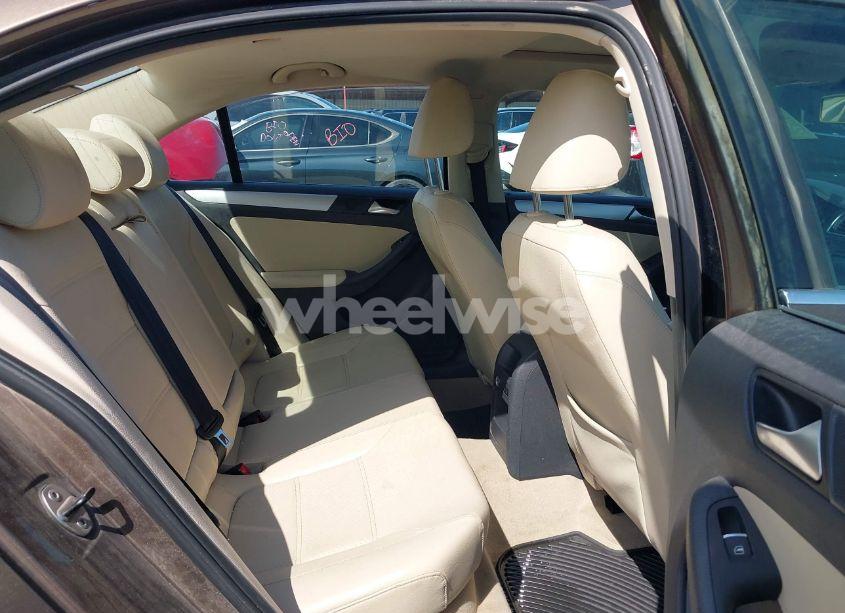 Photo 8 of 2014 Volkswagen Jetta 1.8T SE (VIN 3VWB17AJ1EM205995)