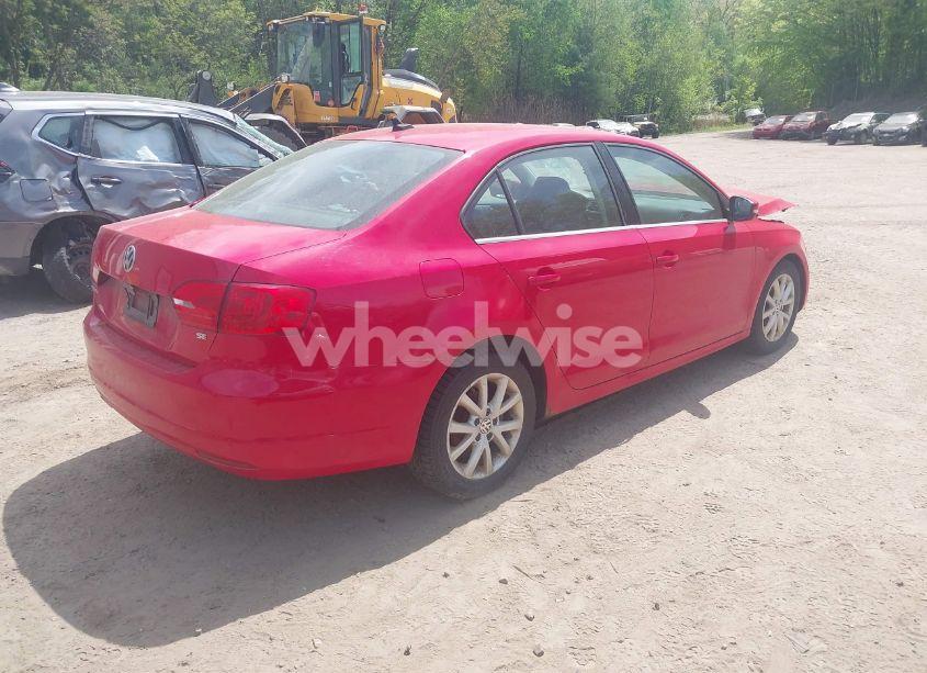 Photo 4 of 2014 Volkswagen Jetta 1.8T SE (VIN 3VWB17AJ1EM441689)