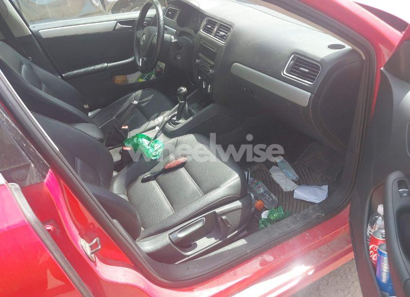 Photo 5 of 2014 Volkswagen Jetta 1.8T SE (VIN 3VWB17AJ1EM441689)