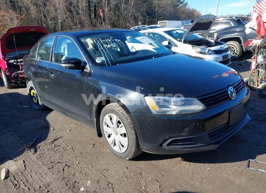 2014 Volkswagen Jetta SE (VIN 3VWB17AJ3EM385822) main photo