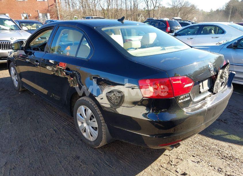 Photo 3 of 2014 Volkswagen Jetta SE (VIN 3VWB17AJ3EM385822)