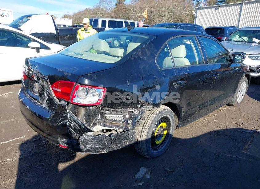 Photo 4 of 2014 Volkswagen Jetta SE (VIN 3VWB17AJ3EM385822)