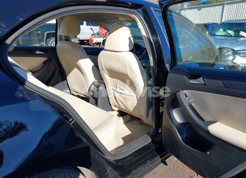 Photo 8 of 2014 Volkswagen Jetta SE (VIN 3VWB17AJ3EM385822)