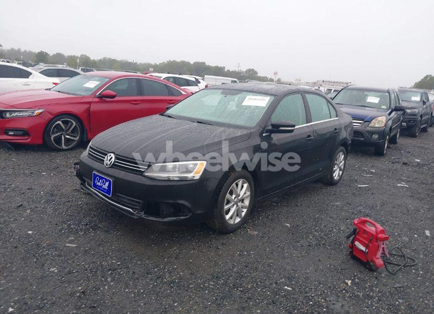 Photo 2 of 2014 Volkswagen Jetta 1.8T SE (VIN 3VWB17AJ3EM434808)