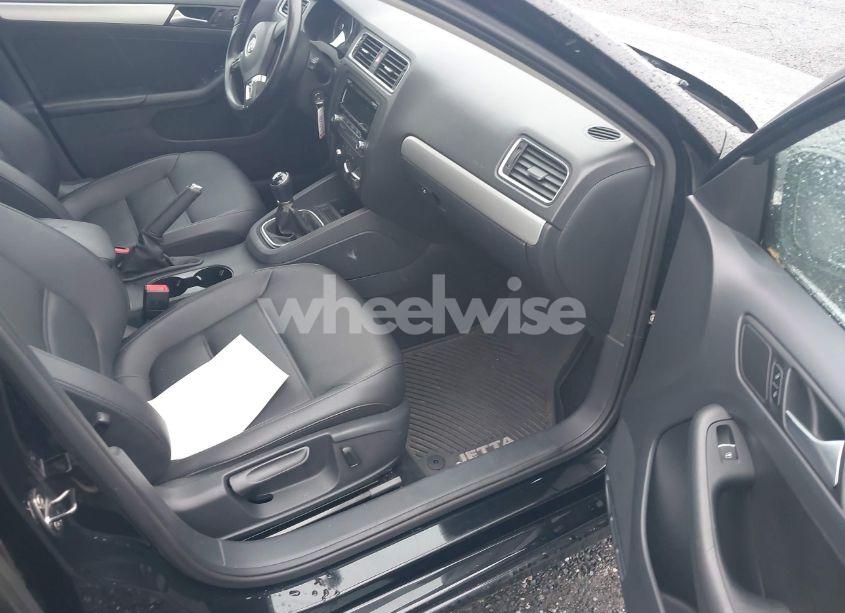 Photo 5 of 2014 Volkswagen Jetta 1.8T SE (VIN 3VWB17AJ3EM434808)