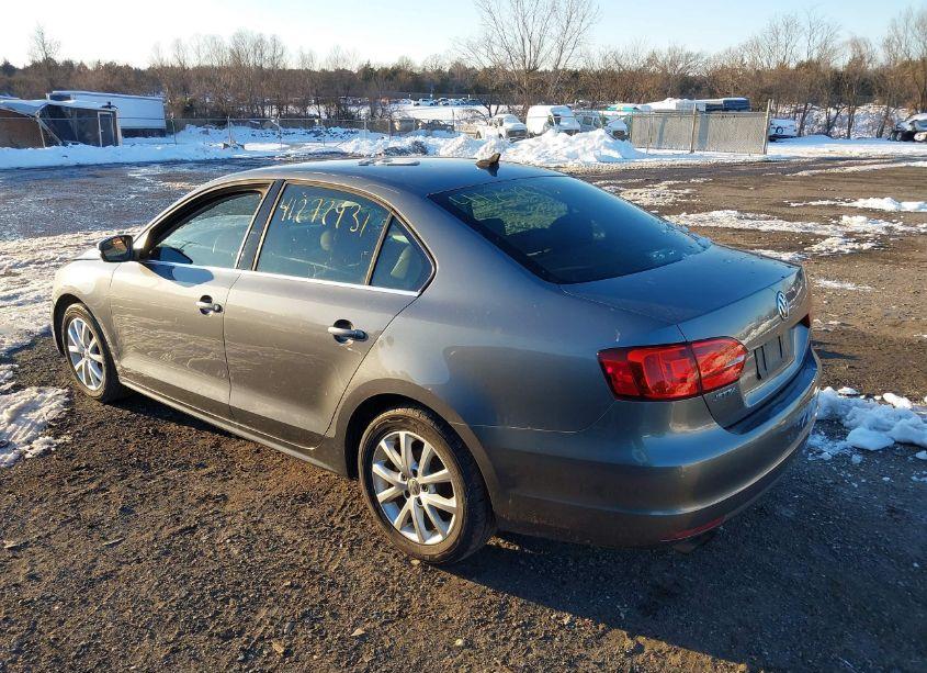 Photo 3 of 2014 Volkswagen Jetta 1.8T SE (VIN 3VWB17AJ4EM221320)