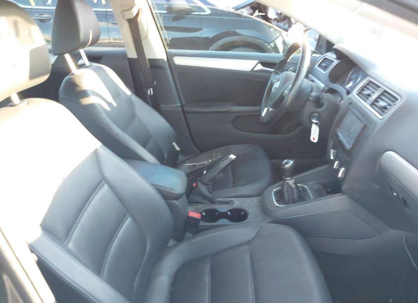Photo 5 of 2014 Volkswagen Jetta 1.8T SE (VIN 3VWB17AJ4EM221320)