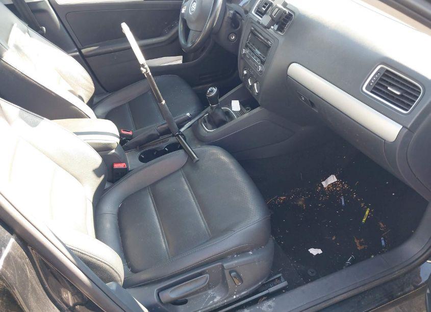 Photo 5 of 2014 Volkswagen Jetta 1.8T SE (VIN 3VWB17AJ5EM417024)